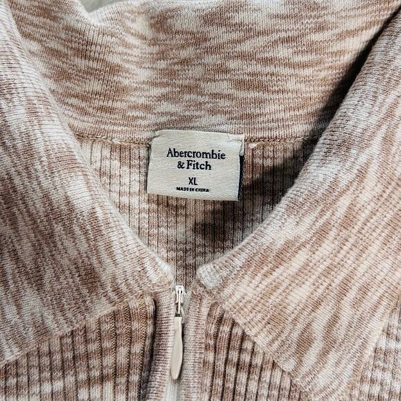 Abercrombie Tan and White 1/2 Zip Cropped Sweater - Picture 2 of 4